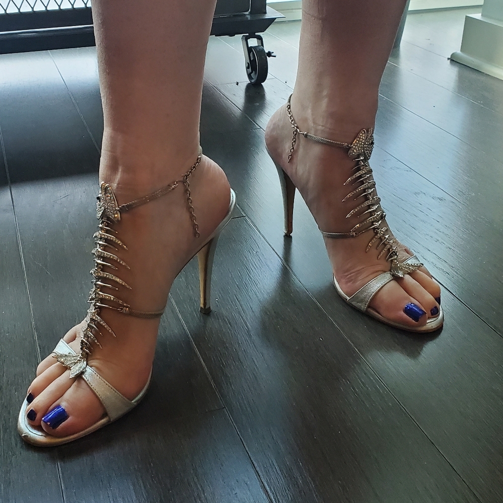 Authentic 2009 Giuseppe Zanotti fishbone heels